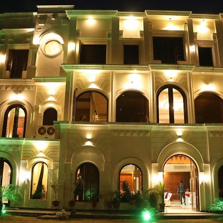 Hotel Pushap Palace Patiāla Esterno foto